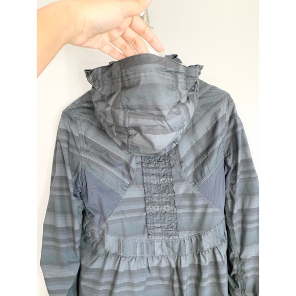 Lululemon Athletica Run Hustle Jacket - Picture 11 of 15